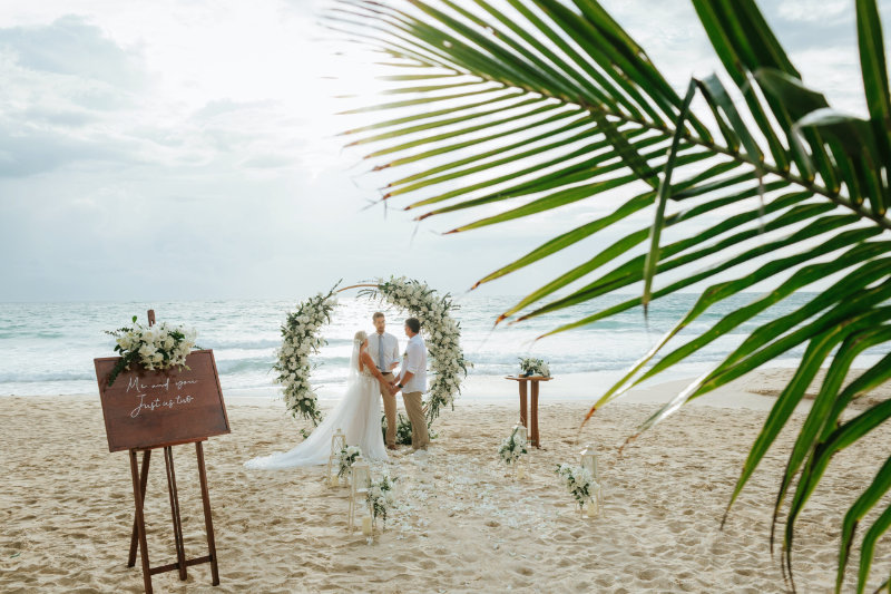 Intimate Beach Wedding 01
